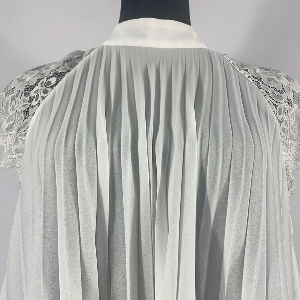 White, Banana Republic, pleaded,lace Medium, Top, Swing top, Trapeze - Picture 9 of 10